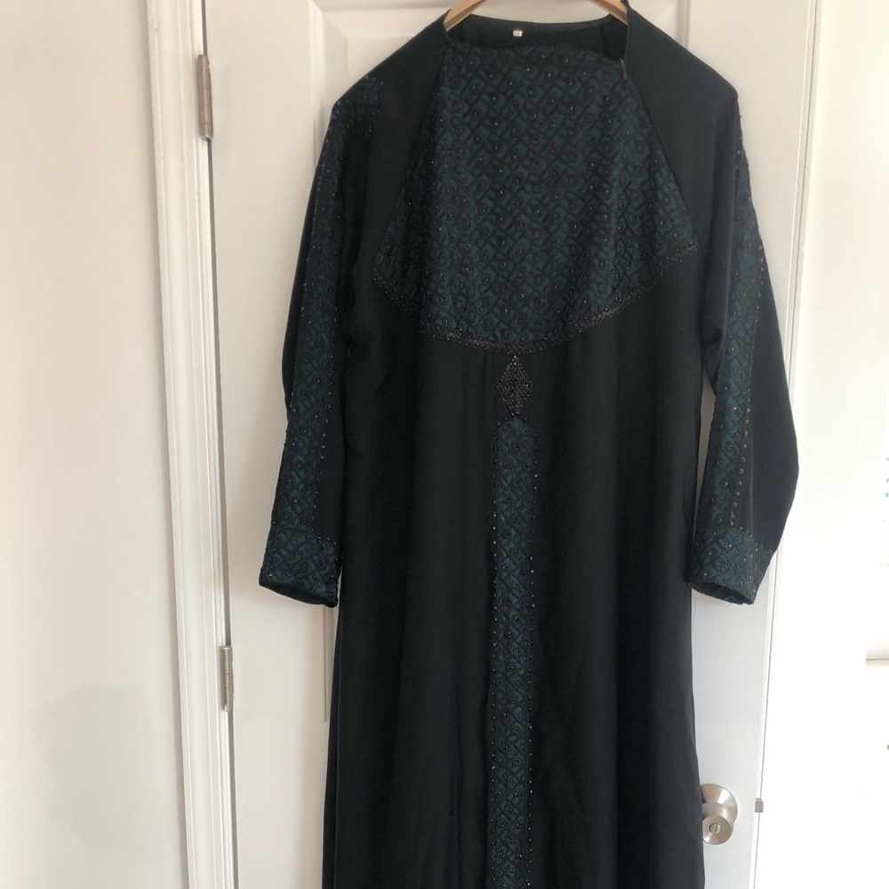 Muslim Abaya With Beautiful Designs